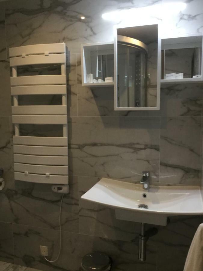Au Manoir Des Vallees Maffe Экстерьер фото