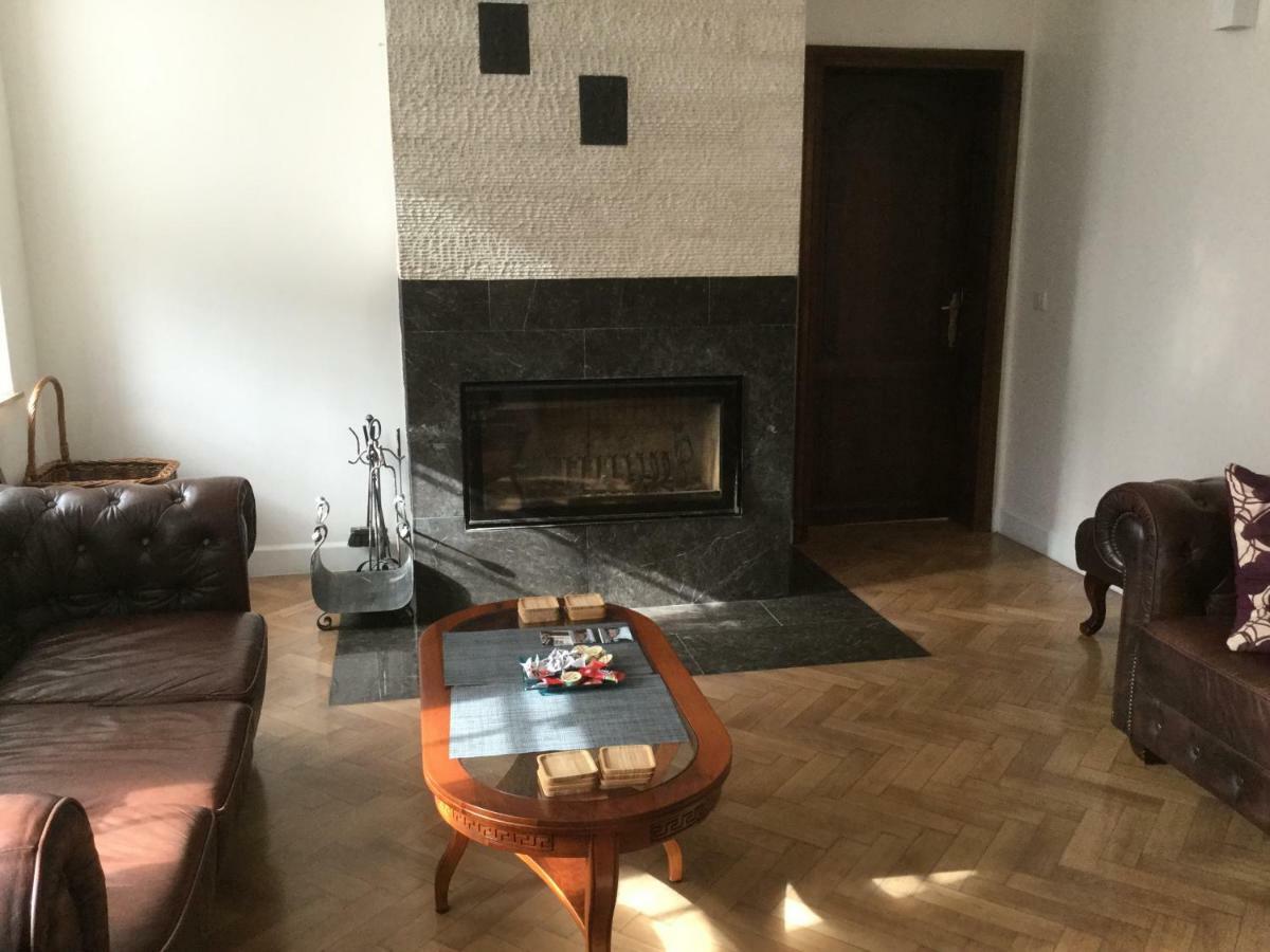 Au Manoir Des Vallees Maffe Экстерьер фото