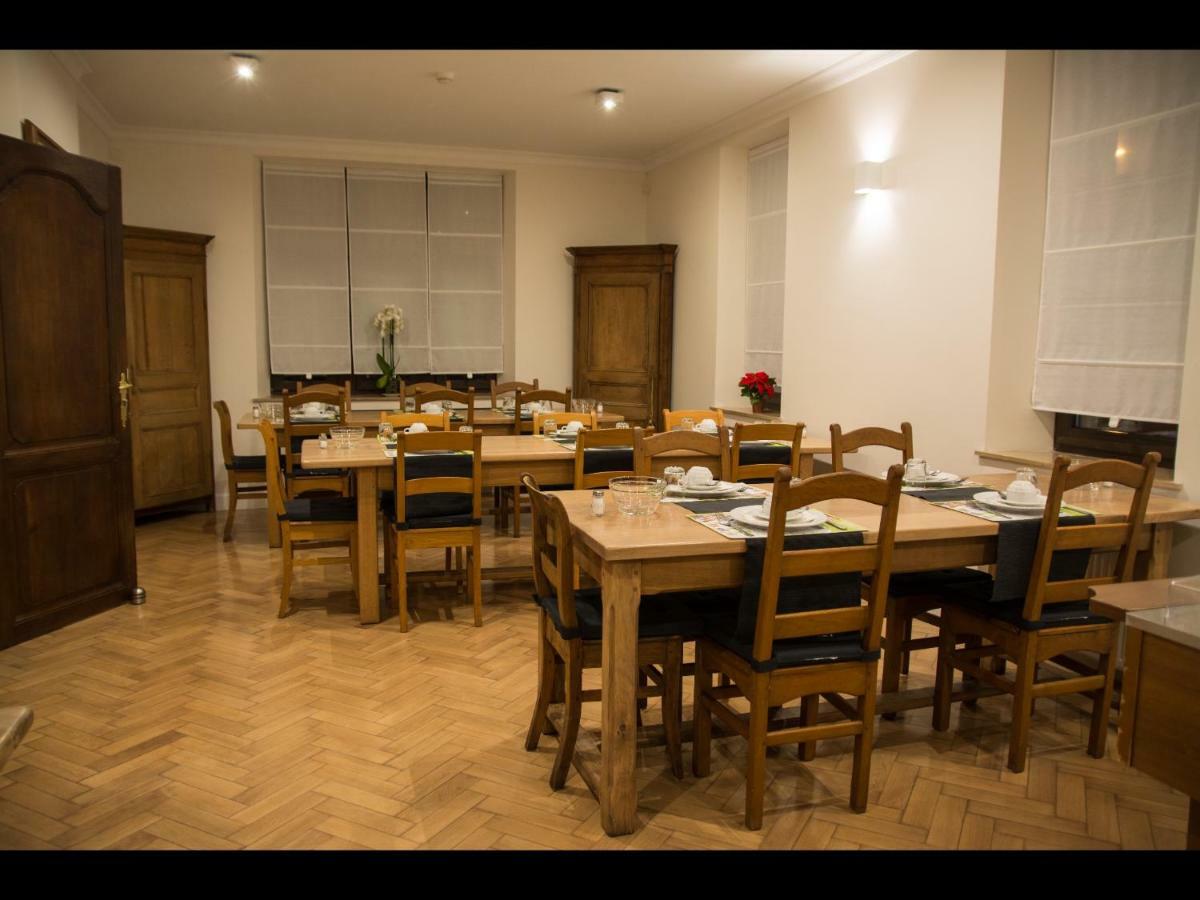 Au Manoir Des Vallees Maffe Экстерьер фото