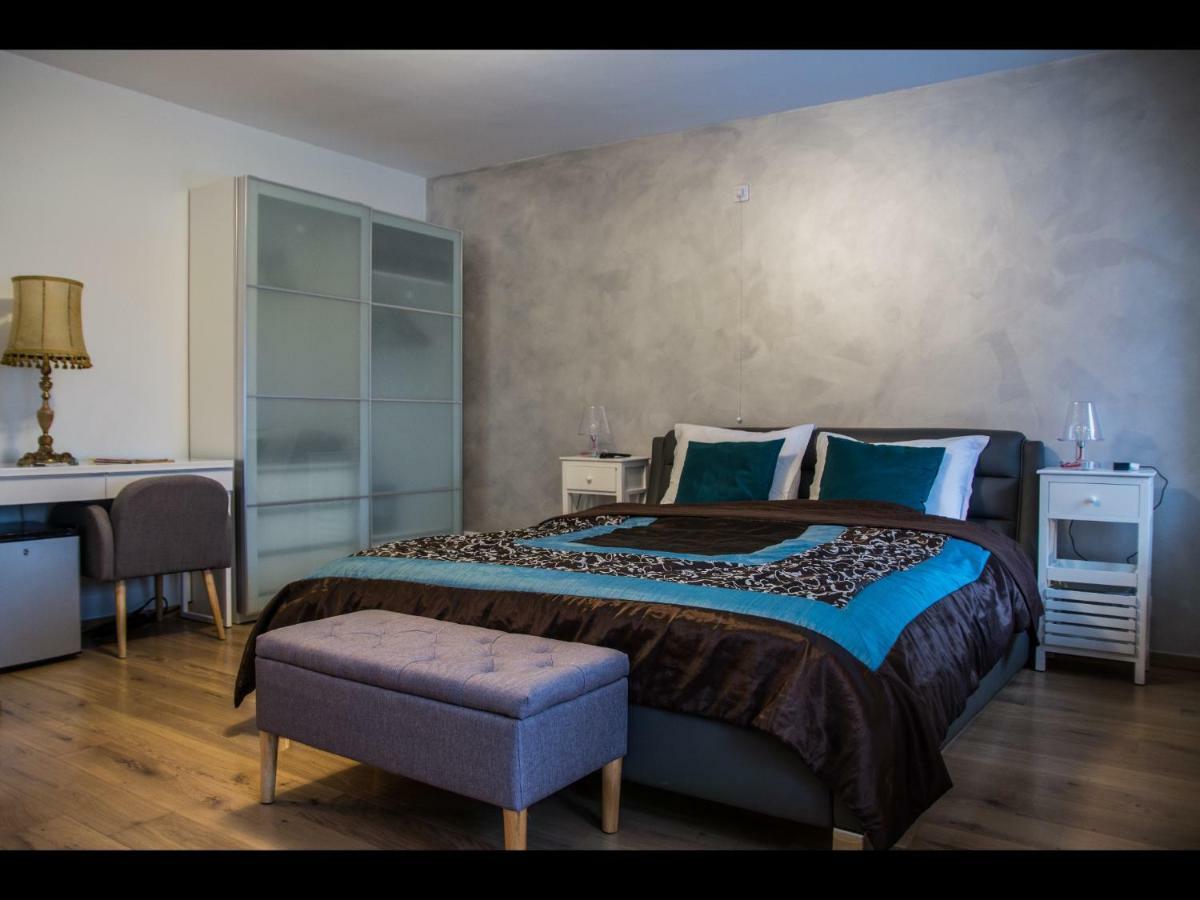 Au Manoir Des Vallees Maffe Экстерьер фото