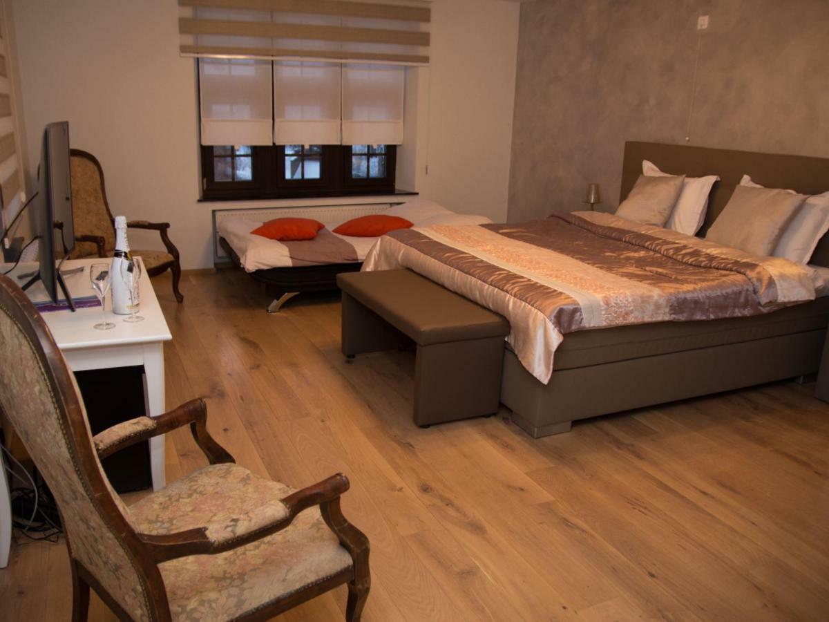 Au Manoir Des Vallees Maffe Экстерьер фото